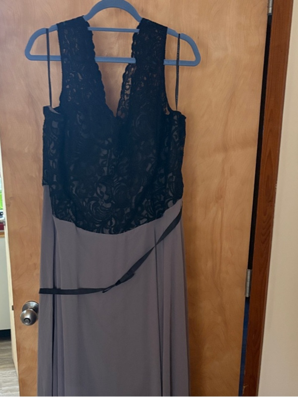 Elegant Black Lace & Gray Chiffon Evening Dress
